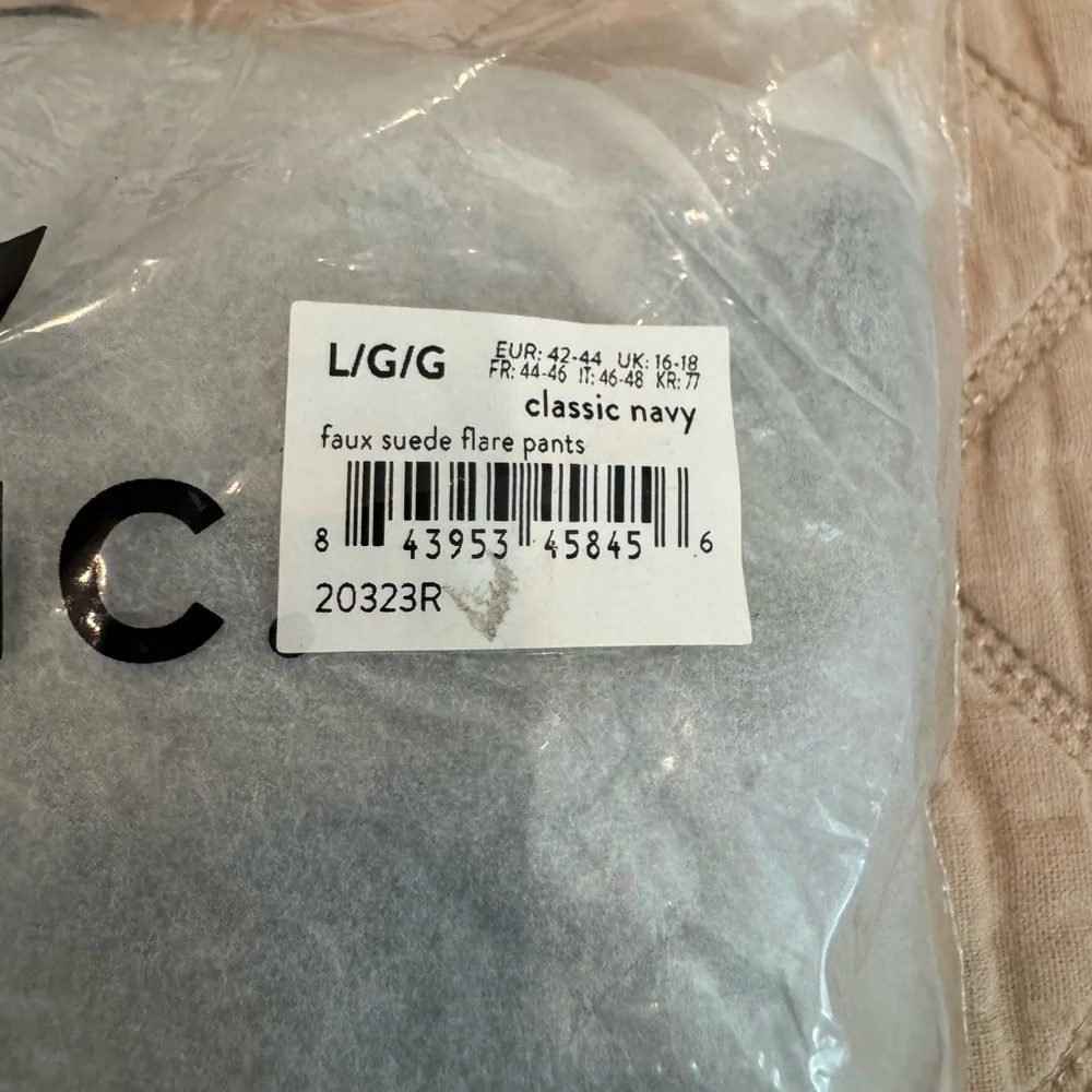 Spanx Classic Navy Faux Suede Flared  Pants Size Large fits Medium - Picture 6 of 7